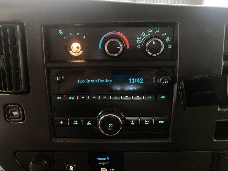 Used 2017 Chevrolet Express 2500 Extended RWD image 27