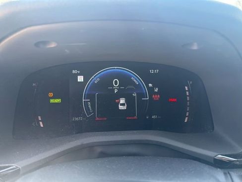 Used 2025 Toyota Camry LE image 11