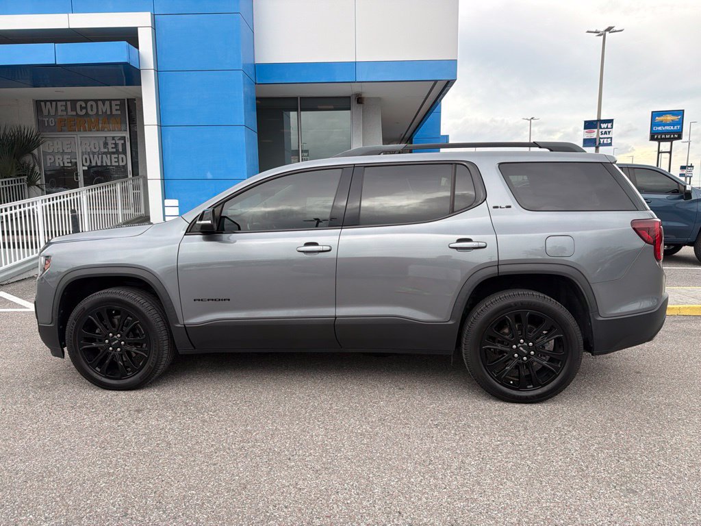 Used 2022 GMC Acadia SLE w/ Driver Convenience Package FWD image 4