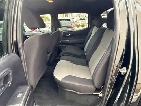 Used 2020 Toyota Tacoma TRD Off-Road w/ Technology Package image 13