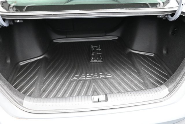 Used 2025 Honda Accord SE image 19