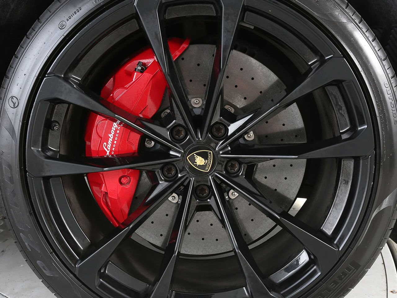 Used 2020 Lamborghini Urus AWD/4WD image 6