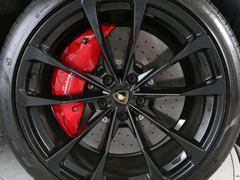 Used 2020 Lamborghini Urus AWD/4WD image 6