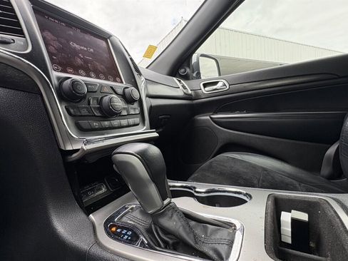 Used 2018 Jeep Grand Cherokee Altitude image 20