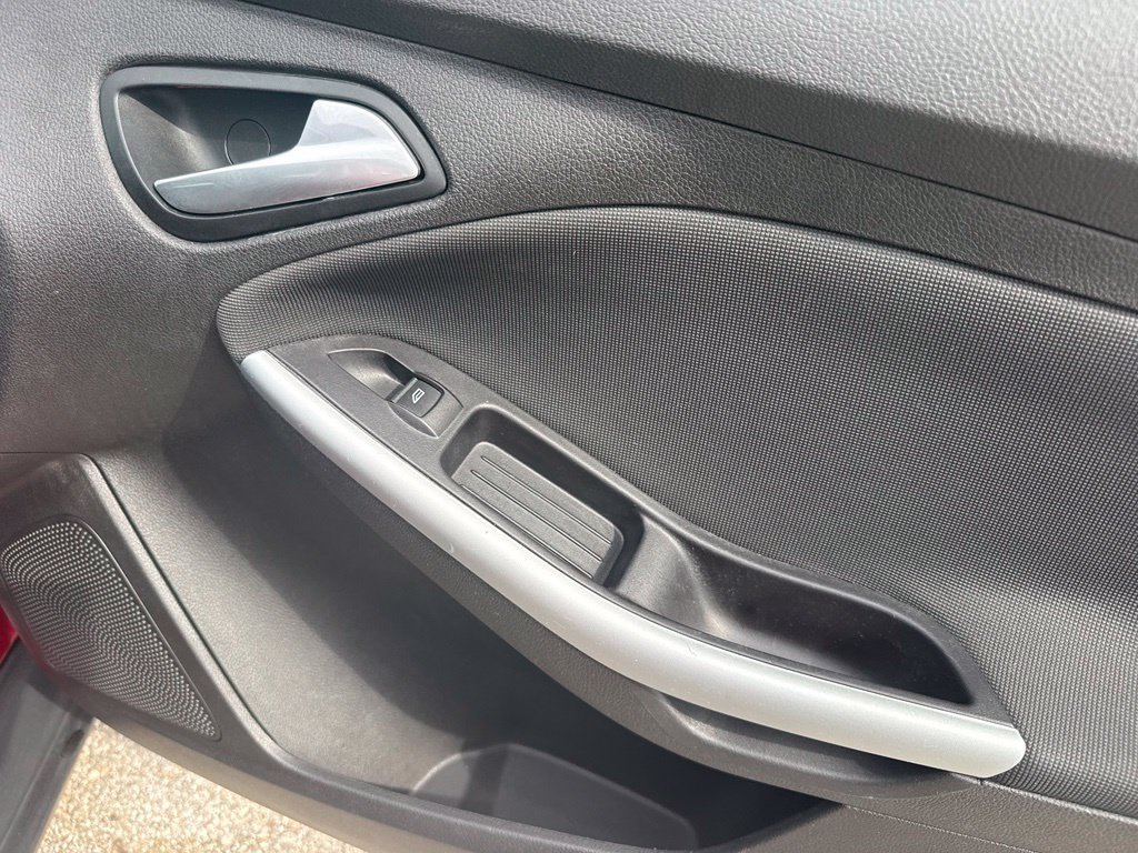 Used 2013 Ford Focus SE FWD image 43