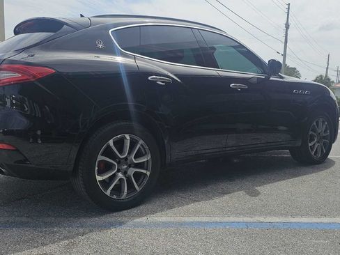 Used 2017 Maserati Levante w/ Luxury Package AWD/4WD image 27