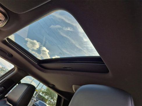 Used 2024 Dodge Durango GT image 11