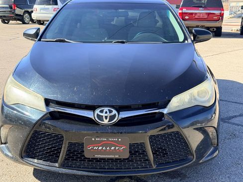 Used 2015 Toyota Camry XSE w/ Moonroof Package image 3