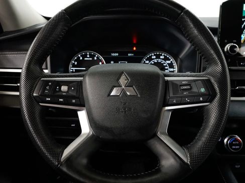 Used 2023 Mitsubishi Outlander SE image 10