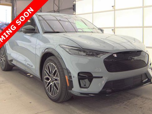Used 2024 Ford Mustang Mach-E Premium image 3