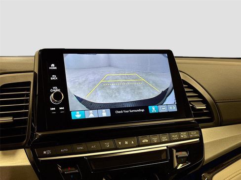 New 2026 Honda Odyssey Touring image 13