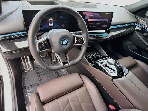 Certified 2024 BMW i5 eDrive40i w/ Executive Package RWD image 25