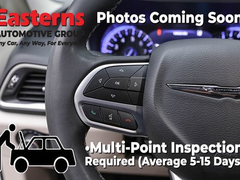 Used 2023 Chrysler Pacifica Touring-L FWD image 15