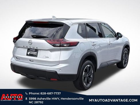 Used 2025 Nissan Rogue SV AWD/4WD image 3