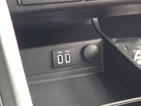 Used 2019 Ford Fusion Titanium image 25