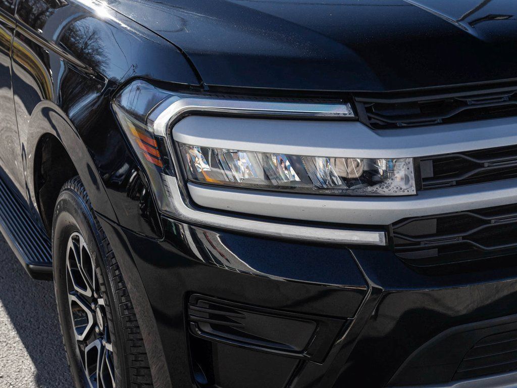 Used 2024 Ford Expedition XLT AWD/4WD image 30