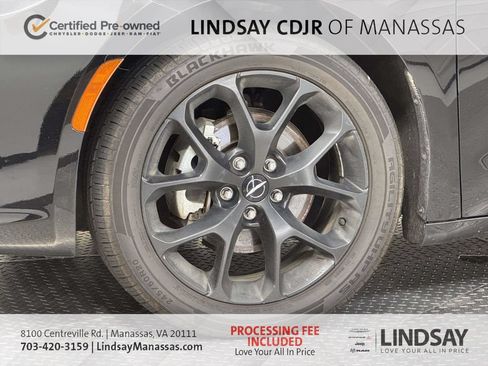Certified 2025 Chrysler Pacifica Limited FWD image 10