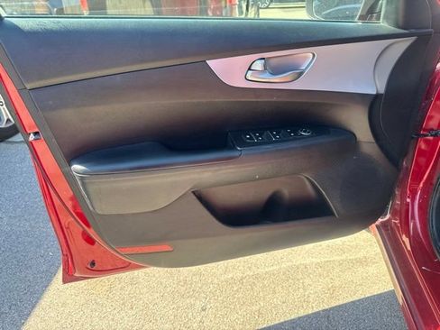 Used 2022 Kia Forte LXS FWD image 9