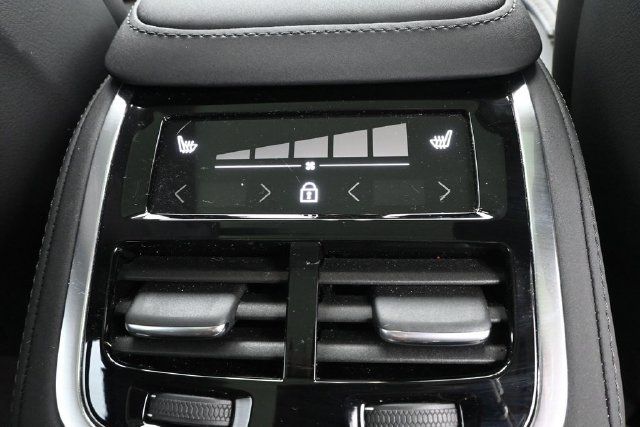 Used 2026 Volvo XC90 B6 Ultra AWD/4WD image 34