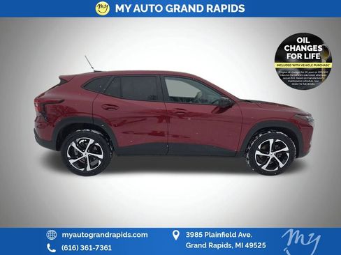 Used 2024 Chevrolet Trax RS image 12