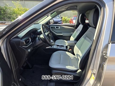 Used 2021 Ford Explorer XLT w/ Equipment Group 202A AWD/4WD image 10