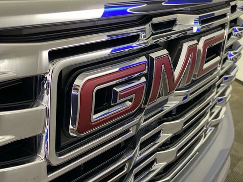 Used 2025 GMC Sierra 1500 Denali w/ Denali Reserve Package AWD/4WD image 38