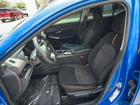 Used 2025 Nissan Sentra SR FWD image 10