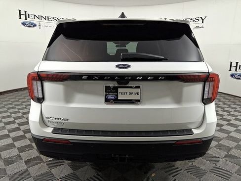 Used 2026 Ford Explorer Active RWD image 5