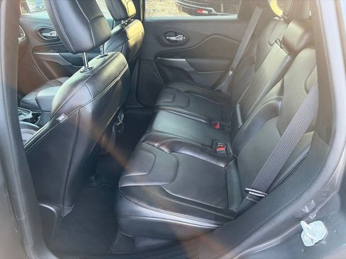 Used 2022 Jeep Cherokee Latitude Lux AWD/4WD image 14