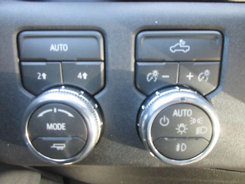 New 2026 GMC Sierra 1500 Elevation image 17