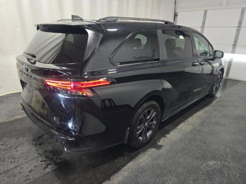 Used 2025 Toyota Sienna XSE image 2