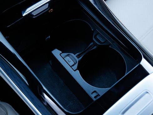 Used 2024 Mercedes-Benz C 300 Sedan image 43