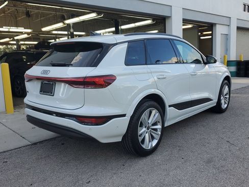 Used 2025 Audi Q6 e-tron Premium Plus w/ Premium Plus RWD image 5