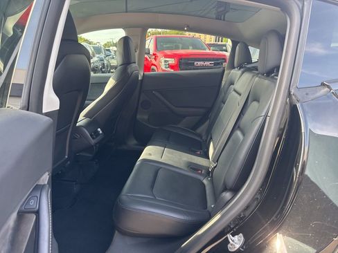 Used 2022 Tesla Model Y Performance AWD/4WD image 24