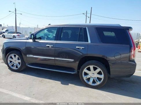 Used 2016 Cadillac Escalade Luxury RWD image 16