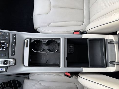 Used 2024 Hyundai Palisade Limited image 24