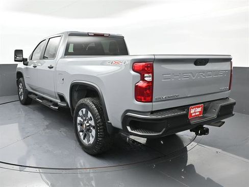 Used 2025 Chevrolet Silverado 2500 Custom w/ Custom Value Package image 4