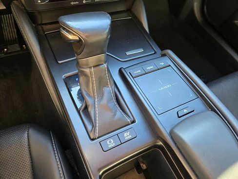 Used 2019 Lexus ES 300h w/ Accessory Package 2 FWD image 29