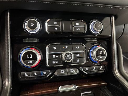 Used 2023 GMC Yukon Denali Ultimate AWD/4WD image 28