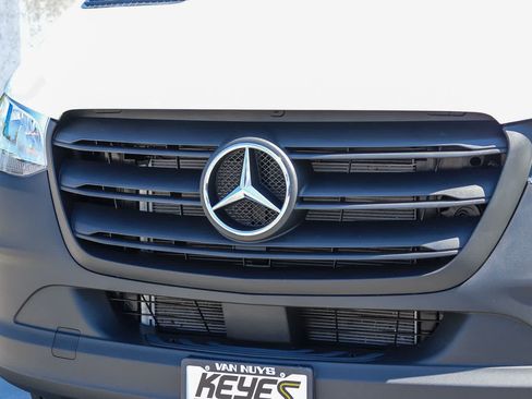 Certified 2025 Mercedes-Benz Sprinter 2500 image 8