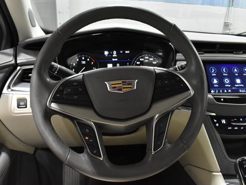 Used 2023 Cadillac XT5 Premium Luxury w/ Technology Package image 7