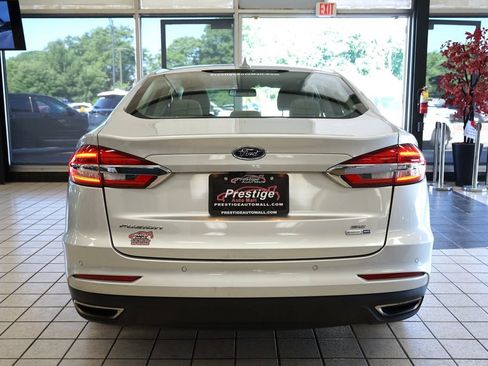 Used 2019 Ford Fusion SE AWD/4WD image 15