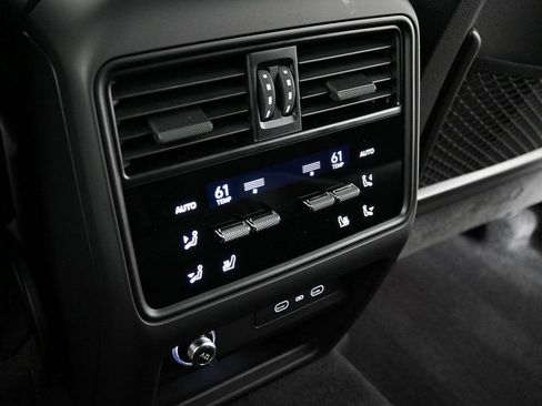 Certified 2026 Porsche Cayenne Coupe AWD/4WD image 21