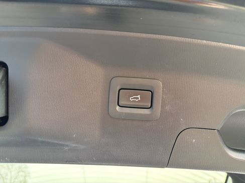 Used 2023 MAZDA CX-9 Touring image 29