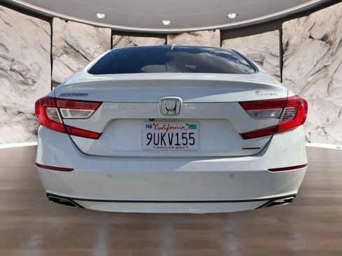 Used 2018 Honda Accord Touring image 7