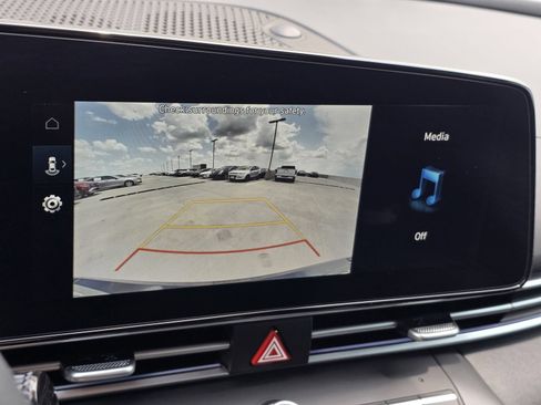 Used 2026 Hyundai Elantra Limited FWD image 24