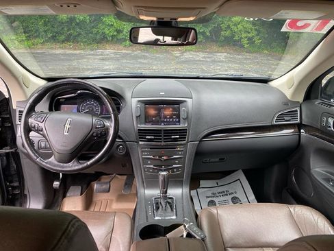 Used 2013 Lincoln MKT AWD image 14