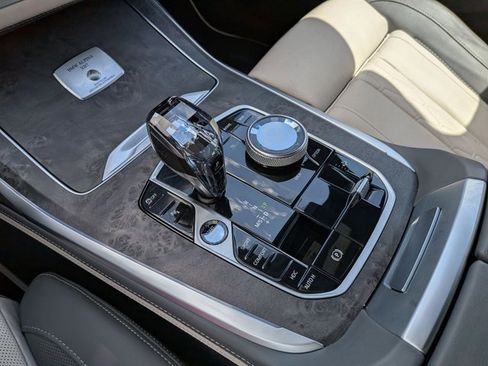 Used 2023 BMW ALPINA XB7 image 16