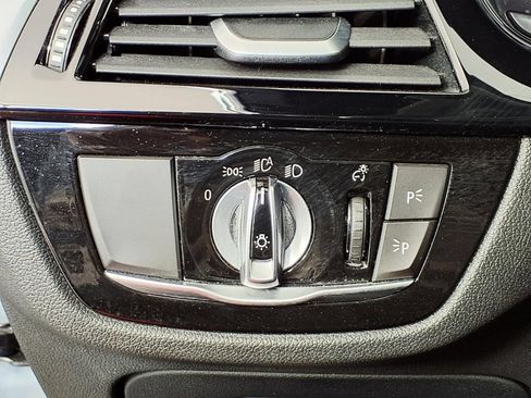 Used 2018 BMW M550i xDrive AWD/4WD image 16