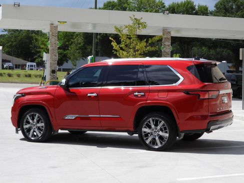 Used 2023 Toyota Sequoia Capstone AWD/4WD image 30